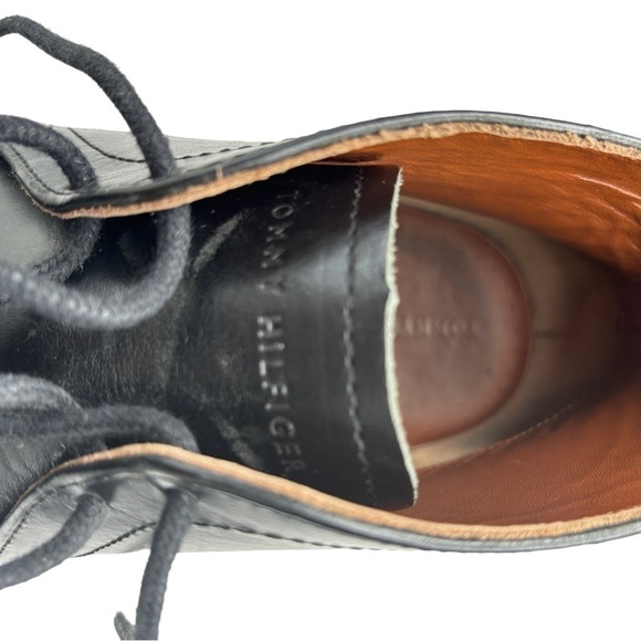 TOMMY HILFIGER Mens Chukka Boots 11 M Black Leather Oxford Boot Rubber Sole EUC - Picture 8 of 15